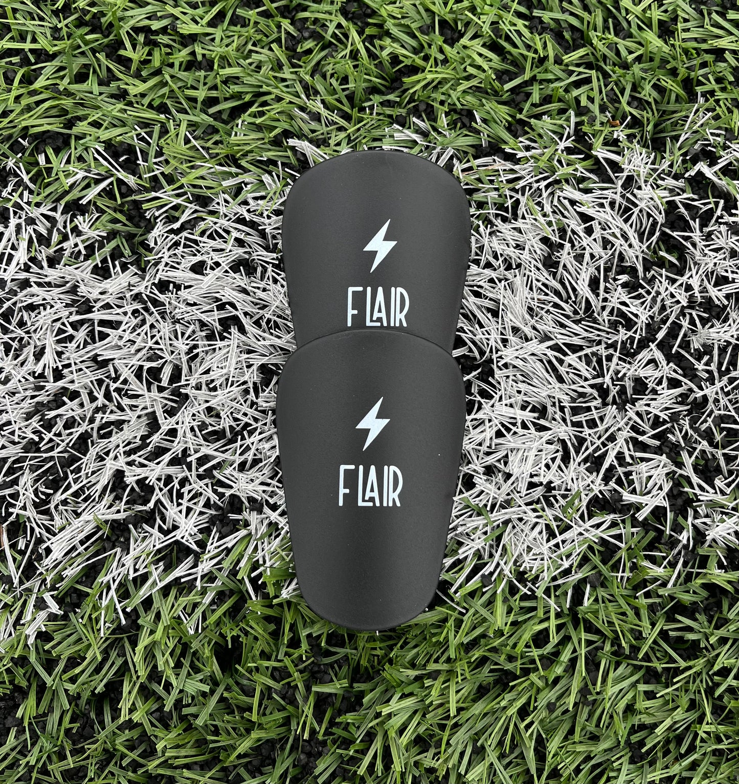 Mini chrániče Flair 8*5 - černé